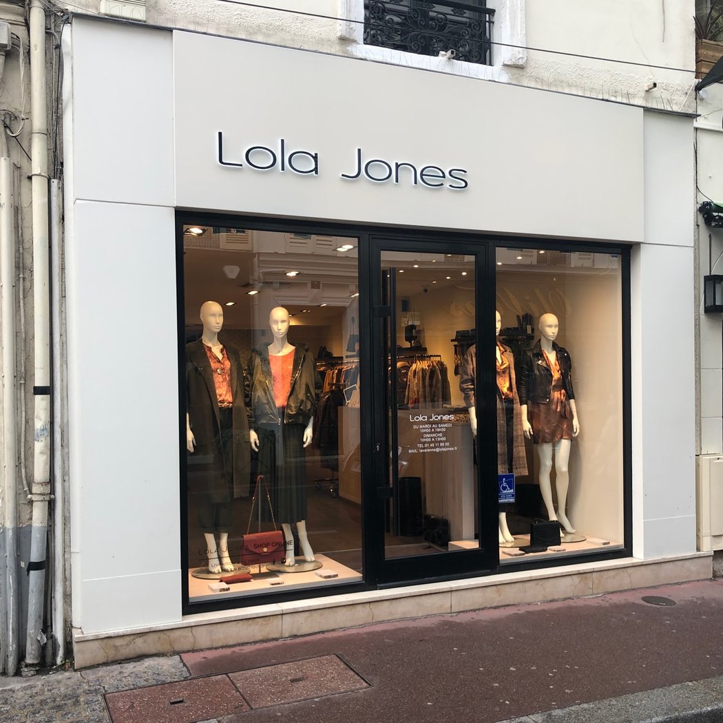 Lola Jones 2
